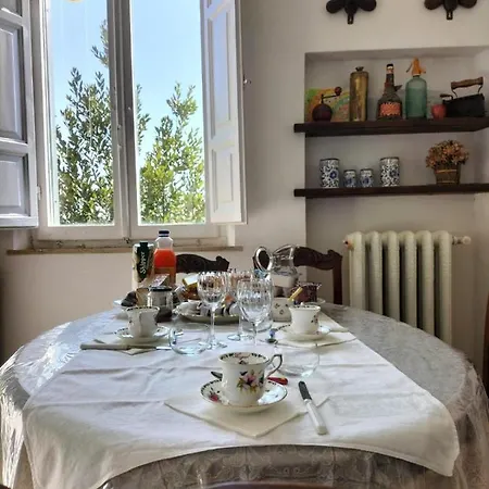 Bed & Breakfast Azzi Comfortably, In The Quietness Of The Historical Centre Perugia